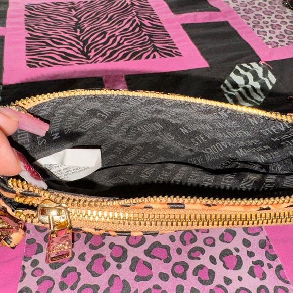 Steve Madden Leopard Print Wristlet - Picture 4 of 7